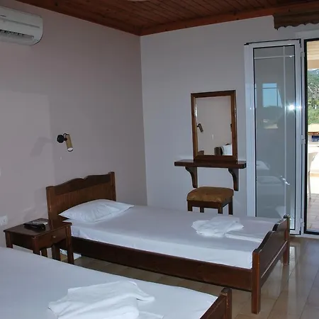 Guest house Niriton 2*