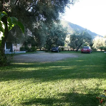 Guest house Niriton 2*