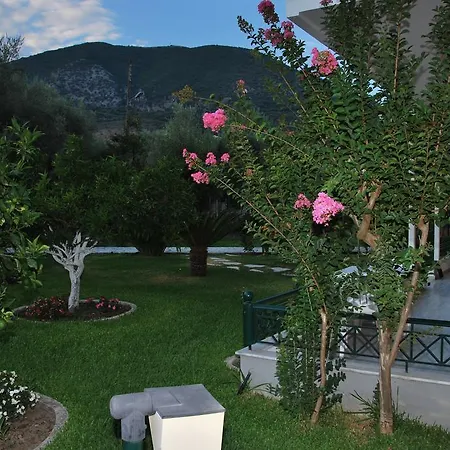 Guest house Niriton 2*